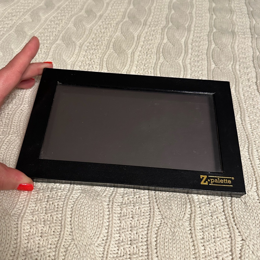 Empty Z Palette. Used but clean and in very good condition.